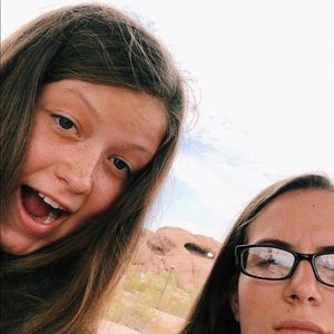 Meet your Posher, Chloe